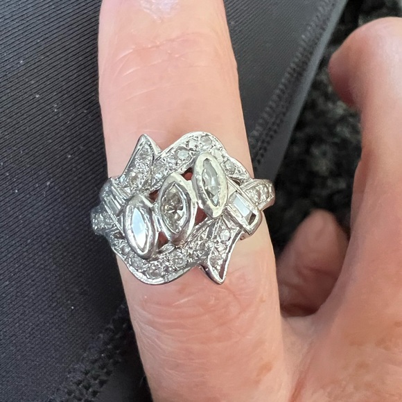 Vintage EREV Harold Freeman 14K Gold Diamond Ring - Picture 3 of 8